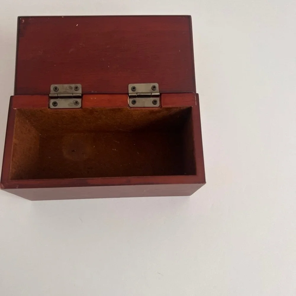 Disney Parks‎ Mickey Mouse Wooden Keepsake Trinket Box Cherry Finish